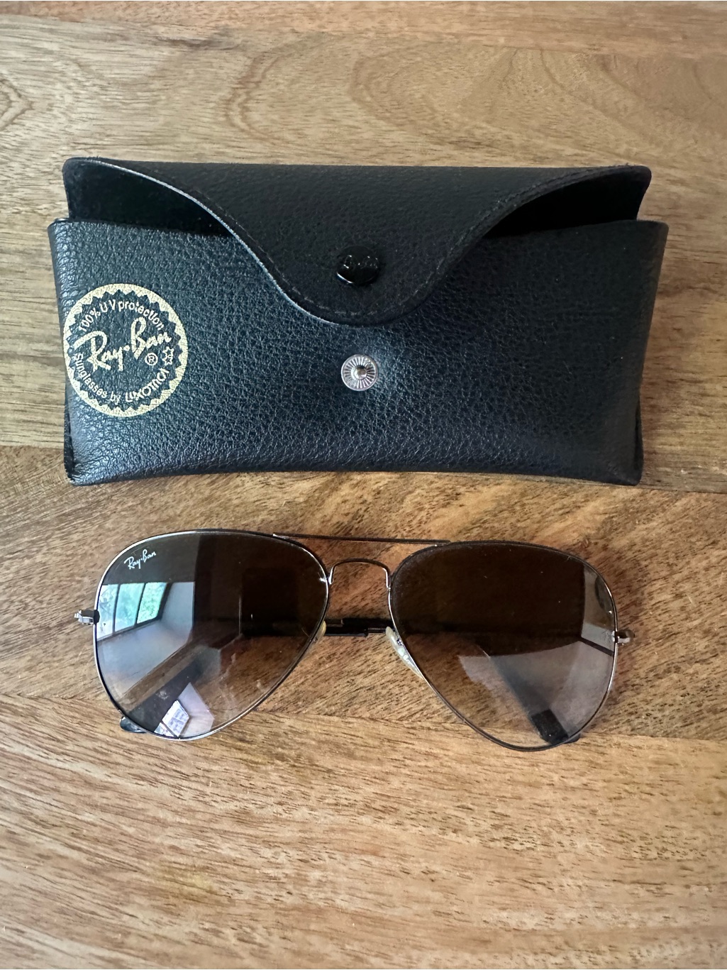 Ray-Ban Aviator Sunglasses With Black Case - Brown Lenses